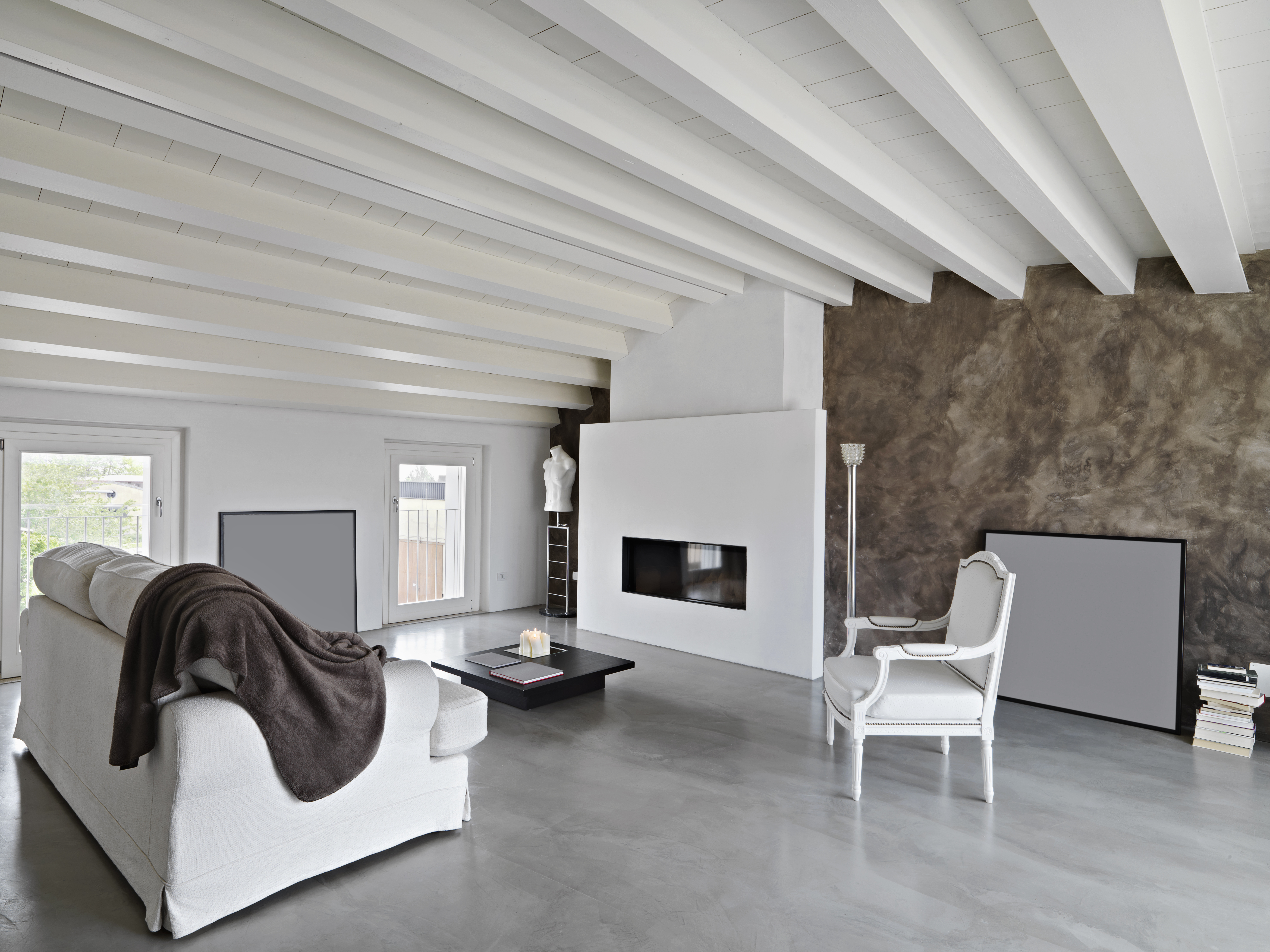 Tot mai mulți români vor locuințe ca în reviste. Cât sunt dispuși să plătească pentru designeri și arhitecți