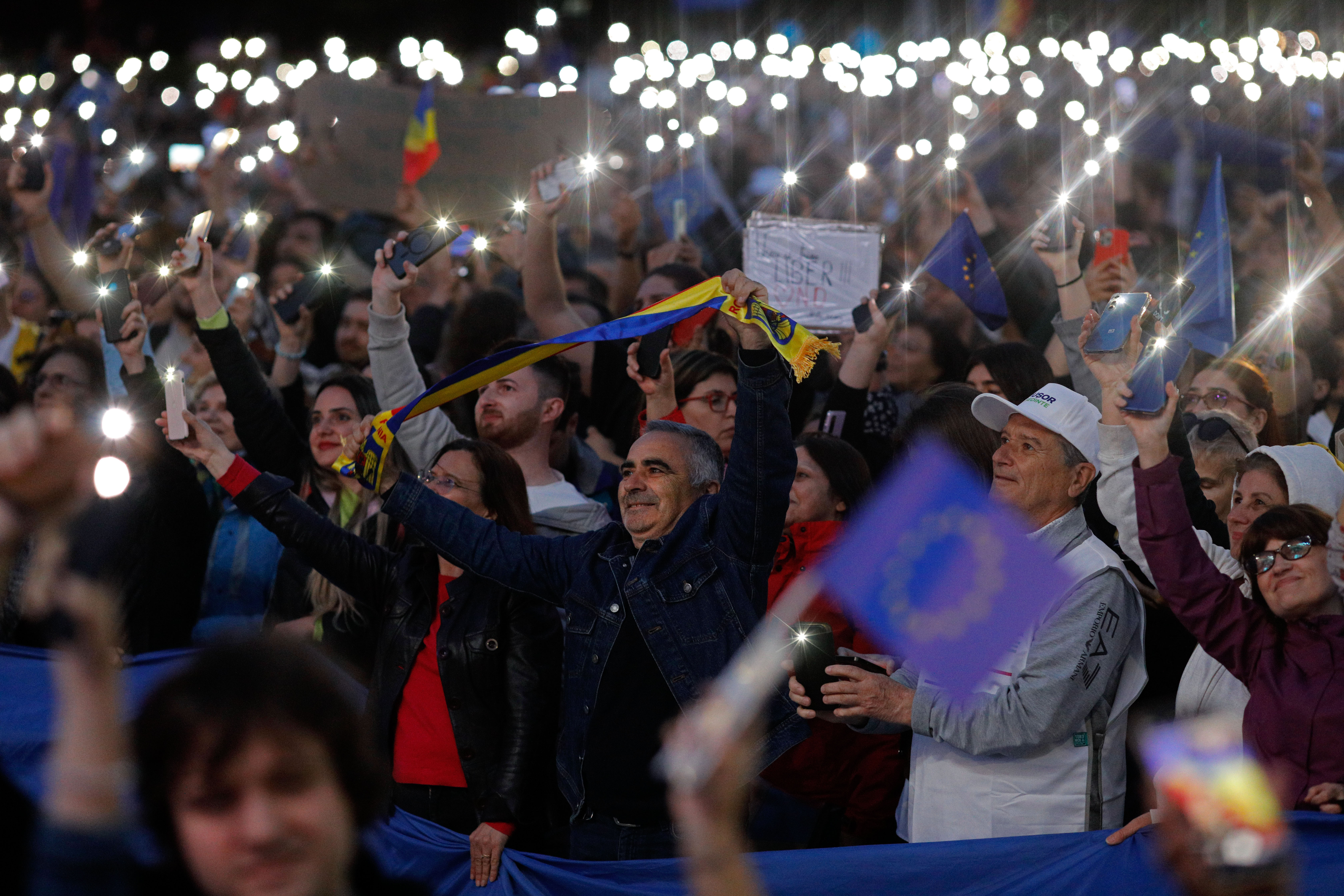miting nicusor dan piata victoriei