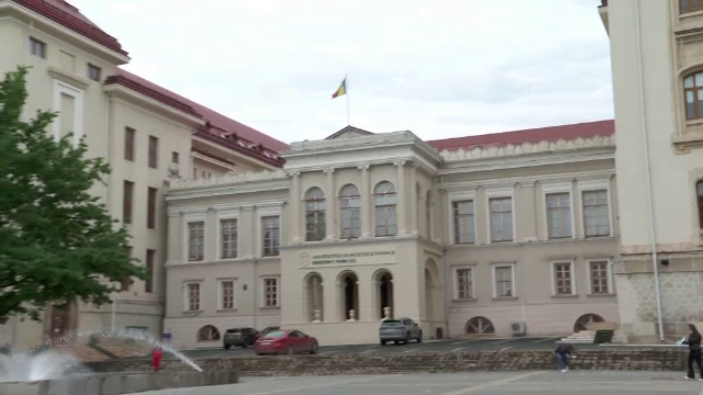 Peste 1.500 de elevi au susținut simularea pentru admiterea la UMF Iași. Testarea s-a dat pentru 9 specializări