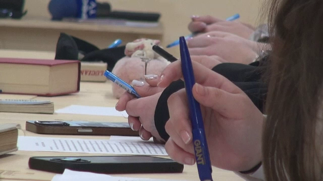 Elevii claselor a IV-a vor începe Evaluarea Națională. Care este calendarul examenelor