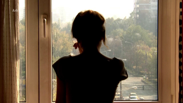 O femeie din București a trăit timp de 7 ani în „iad.” Ea a fost obligată să se prostitueze și a primit mâncare cu porția
