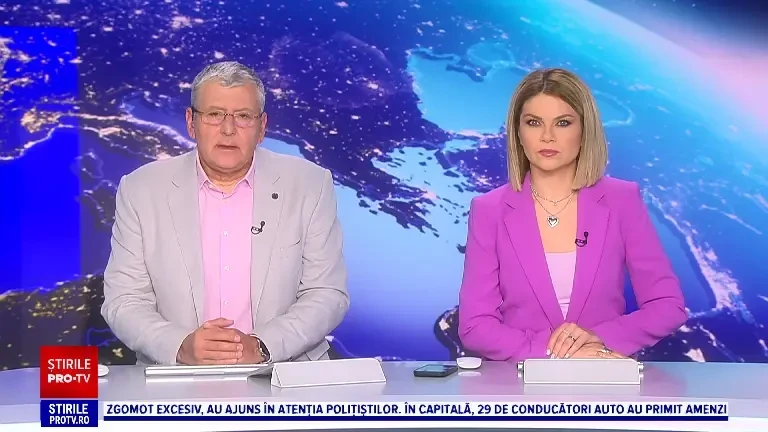 Mii de oameni, la mitingul din Piaţa Victoriei. Nicuşor Dan: Avem avem nevoie de o Românie unită