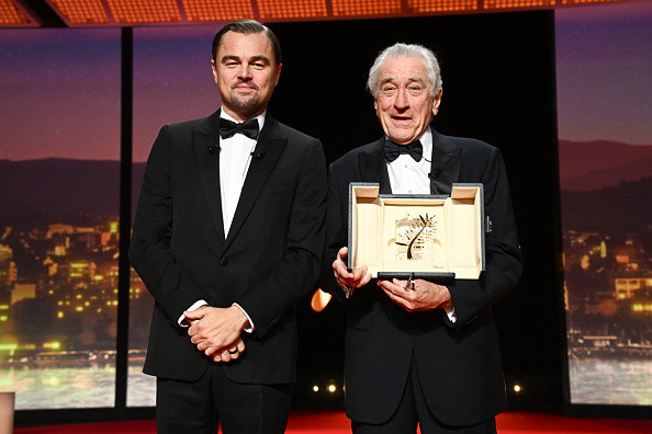 Festivalul de Film de la Cannes 2025. Leonardo DiCaprio i-a înmânat Palme d'Or-ul onorific lui Robert De Niro