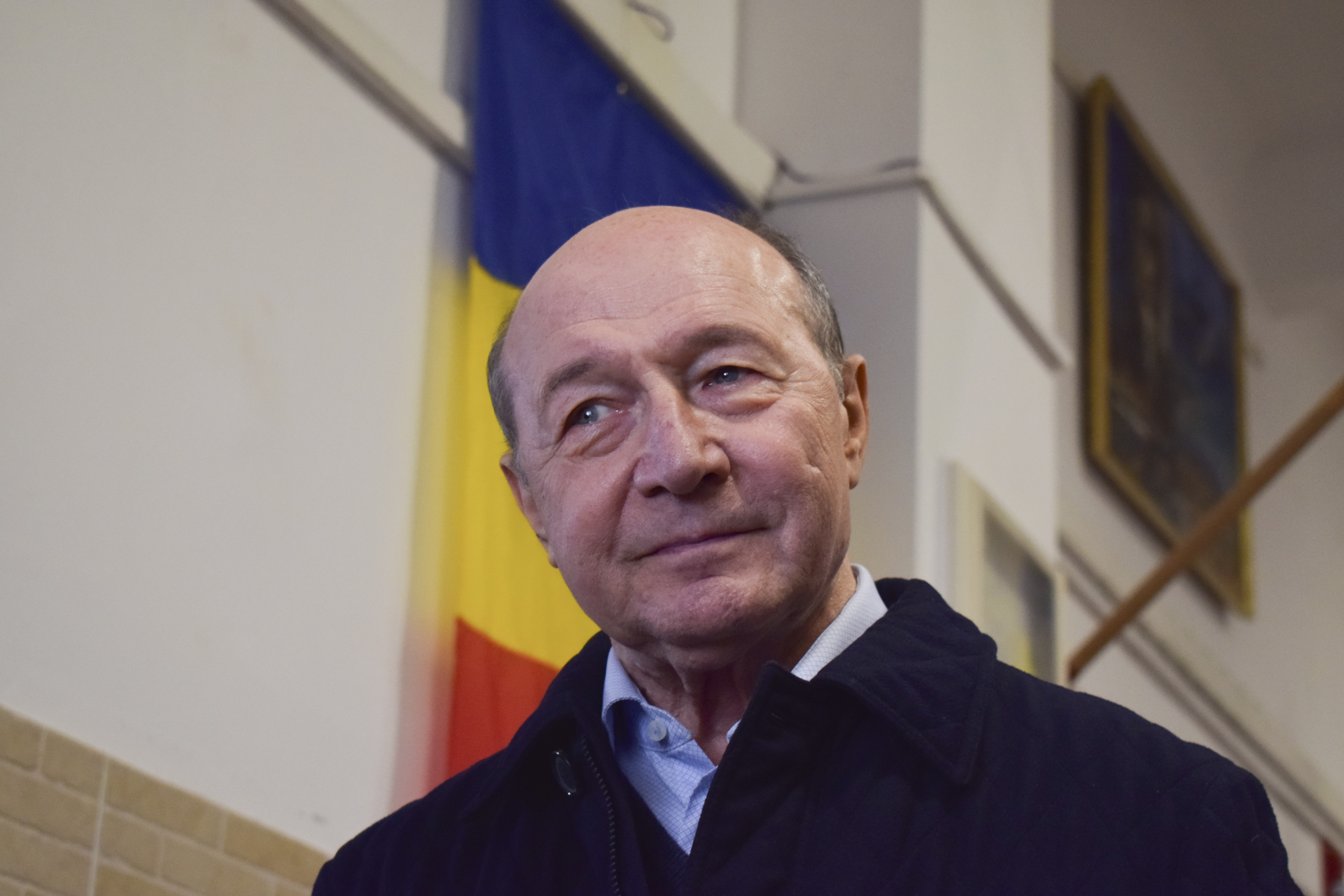 Traian Băsescu a împărțit românii care votează astăzi în două categorii. „Asta e tot. E o zi decisivă”