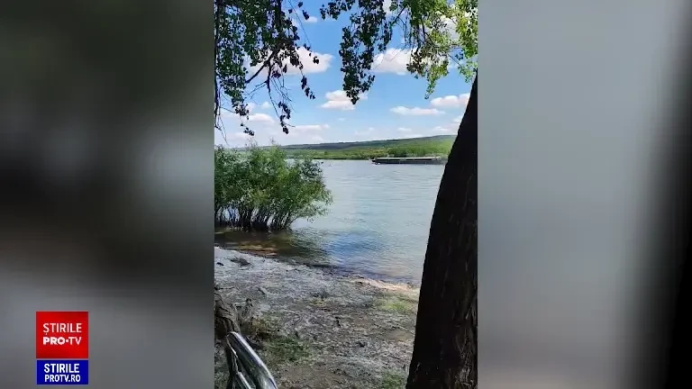 Accident naval pe Dunăre, în Dolj, între două ambarcaţiuni mici şi o barjă