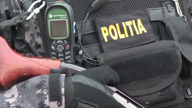 Doi polițiști îmbrăcați în civili și cu cagule au descins ilegal într-un hotel închis din Bihor. Acum sunt cercetați penal