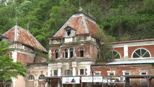 AFP: Staţiunea termală fantomă Băile Herculane, devastată de corupţie, revine la viaţă în România