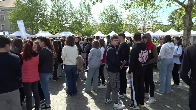 Liceele tehnologice și firmele din Alba Iulia, în căutare de viitori meseriași la Târgul Educațional