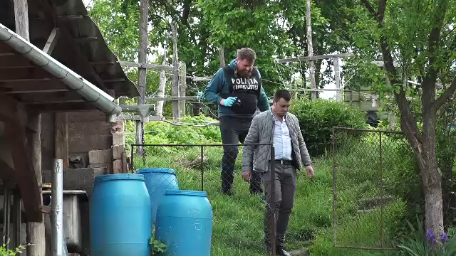 Descoperirea din curte făcută de o familie din Mureș. Au anunțat imediat Poliția, iar vecinul a fost reținut