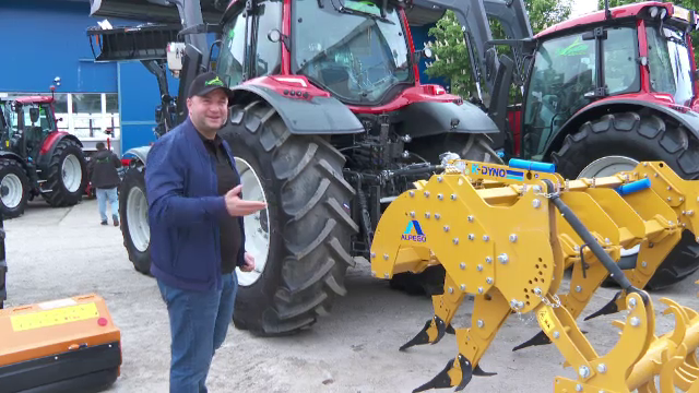 14 fermieri din județul Brașov au primit utilaje de ultimă generație pentru care au plătit doar 10% din 1.600.000 de euro