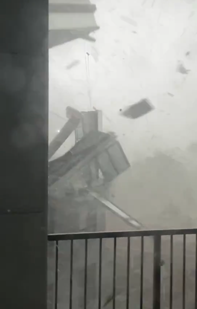 Tornadă devastatoare în St. Louis. Cel puțin cinci morți și cartiere întregi distruse de rafalele violente