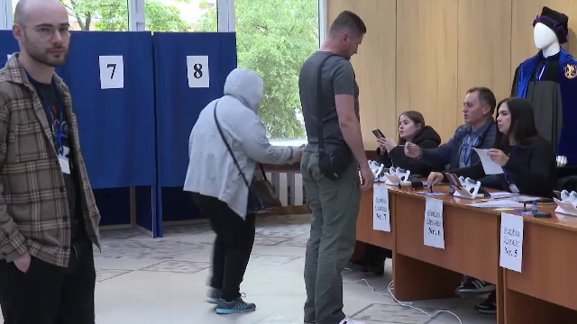 Prezență-record la urne în Republica Moldova. Românii de peste Prut, printre cei mai activi votanți din diaspora