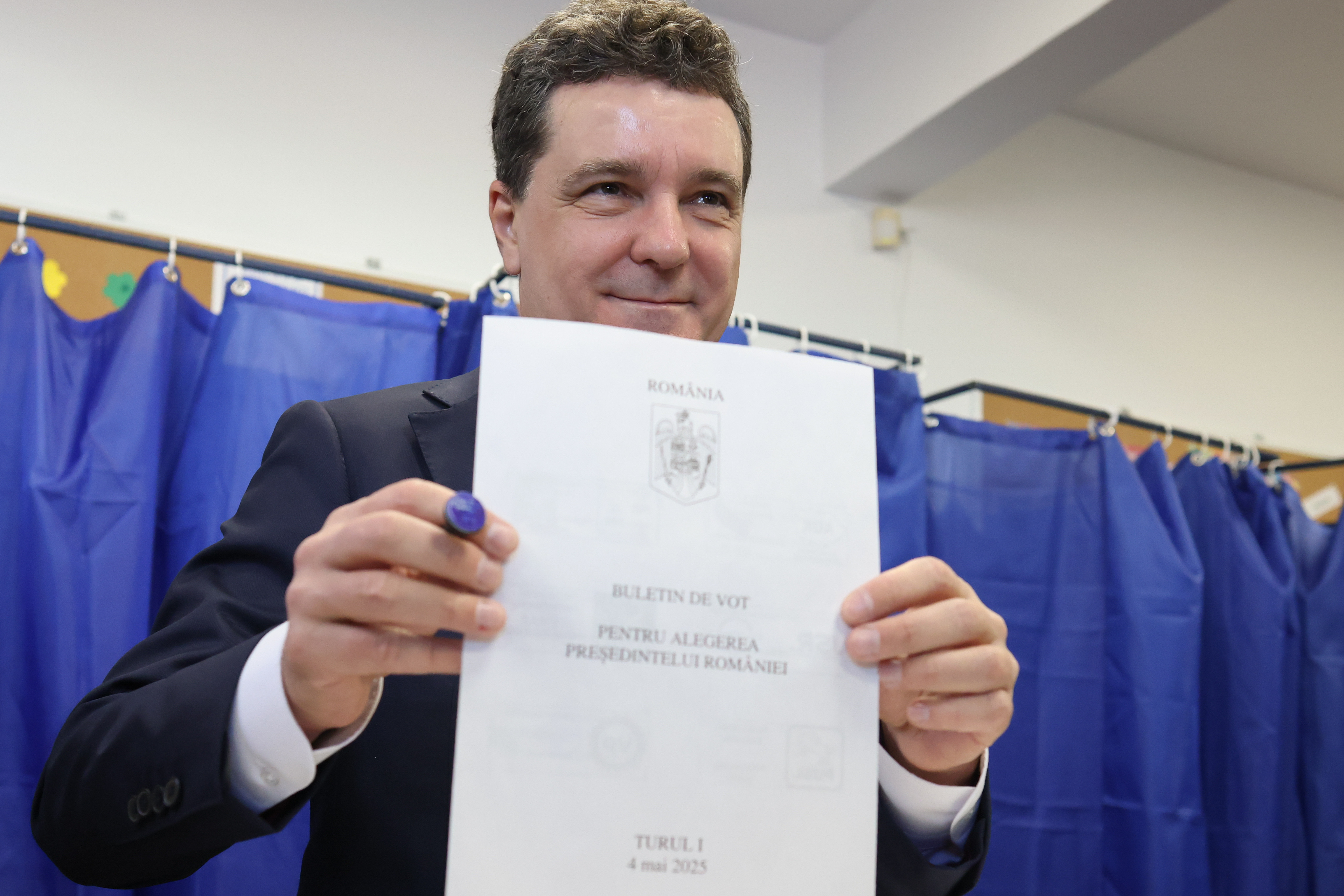 Nicuşor Dan a votat în orașul natal, Făgăraş: „Am votat pentru o schimbare care să aducă prosperitate”