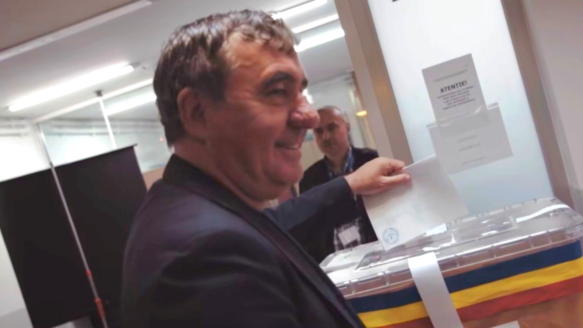 Gheorghe Hagi şi Gheorghe Popescu au votat la Istanbul: “România pe primul loc” | VIDEO