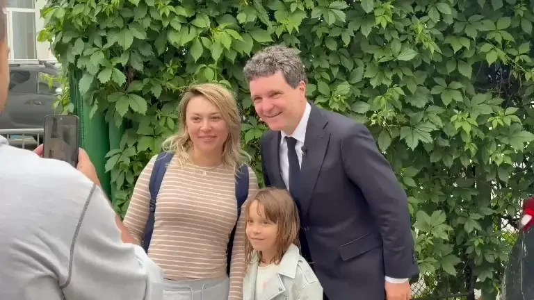 Motivul pentru care Nicușor Dan s-a dus personal într-o secție de votare din București: ”S-au schimbat obiceiurile de vot”