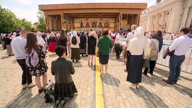 În Târgu Jiu, românii de pretutindeni s-au adunat pentru a participa la procesiunea în cinstea Sfinților Constantin și Elena