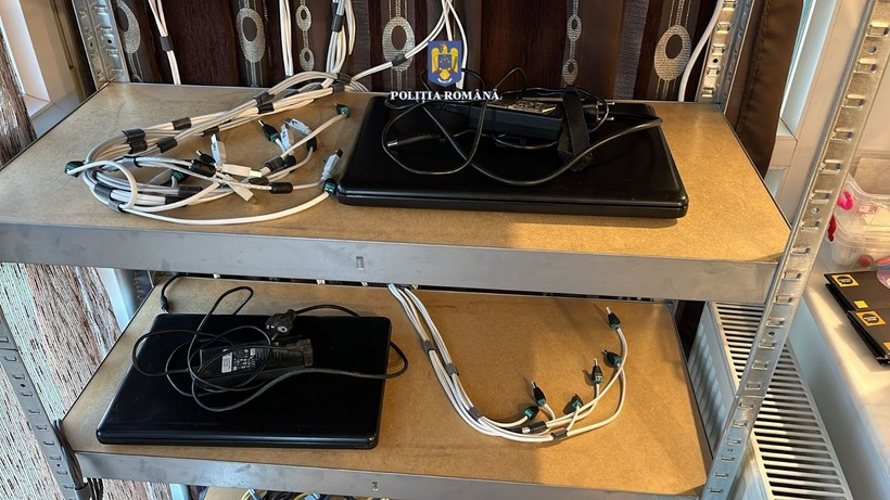 Cum a reușit un bărbat să fure din contul unei femei din Timiş suma de 45.000 de lei. Polițiștii au descins la locuința lui