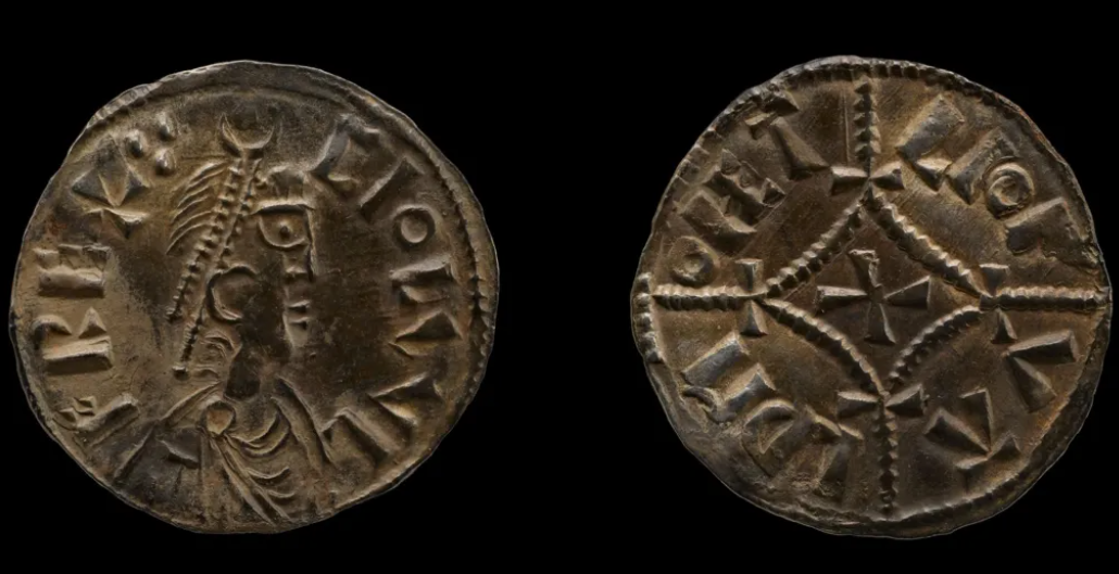La zece ani după ce a fost furată, o monedă dintr-un tezaur viking reapare la v&acirc;nzare &icirc;n Londra