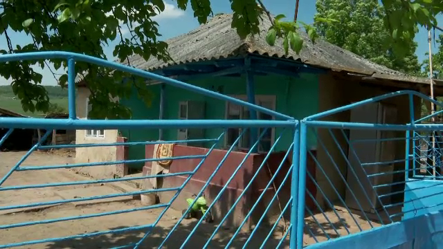 Două copile din Iași ar fi fost violate de mai multe ori de iubitul surorii lor mai mari. Tânăra ar fi vrut să se răzbune