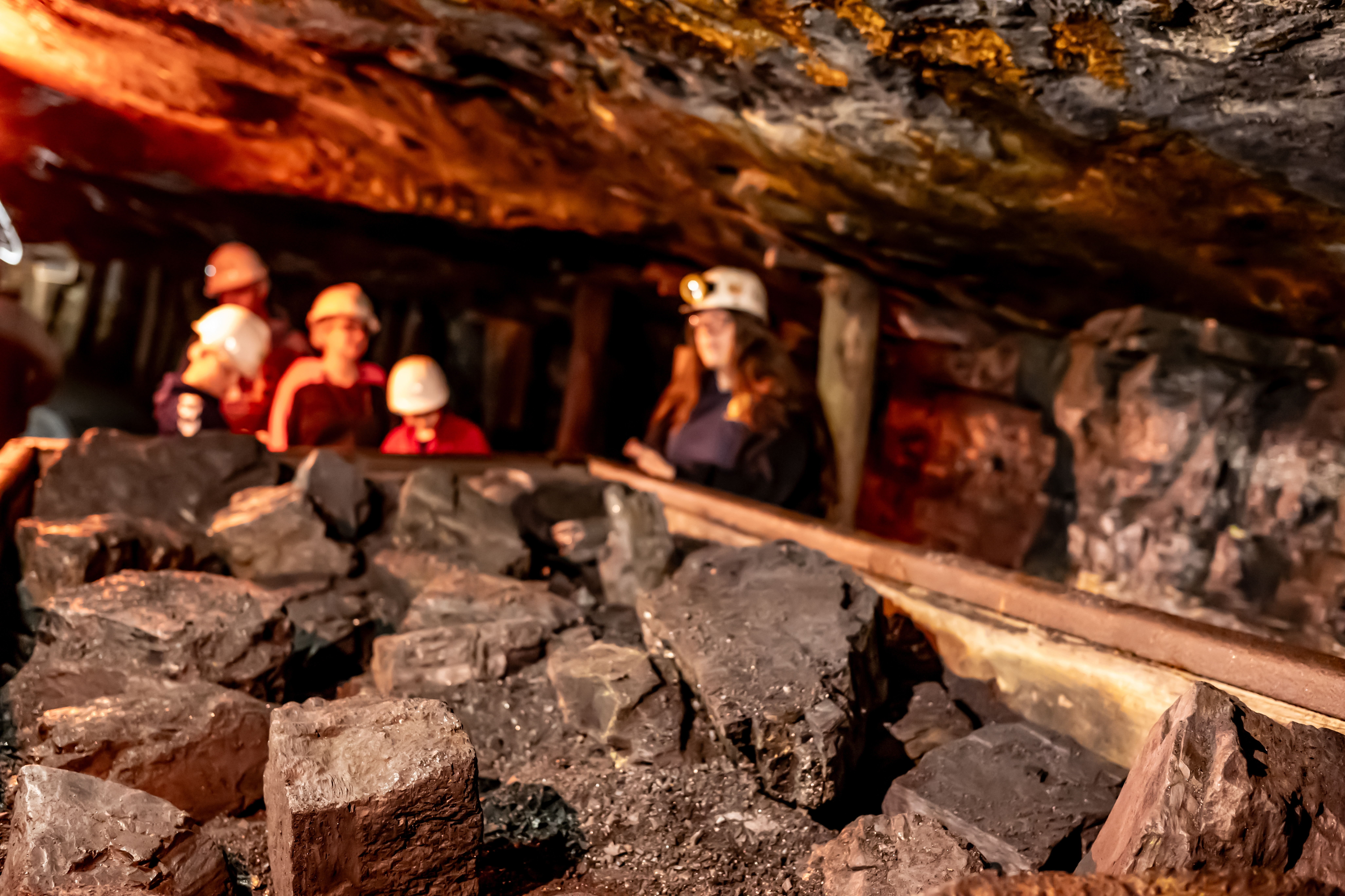 Aproape 290 de mineri blocaţi într-o mină de aur din Africa de Sud. „Ne aşteptăm ca situaţia să se rezolve”