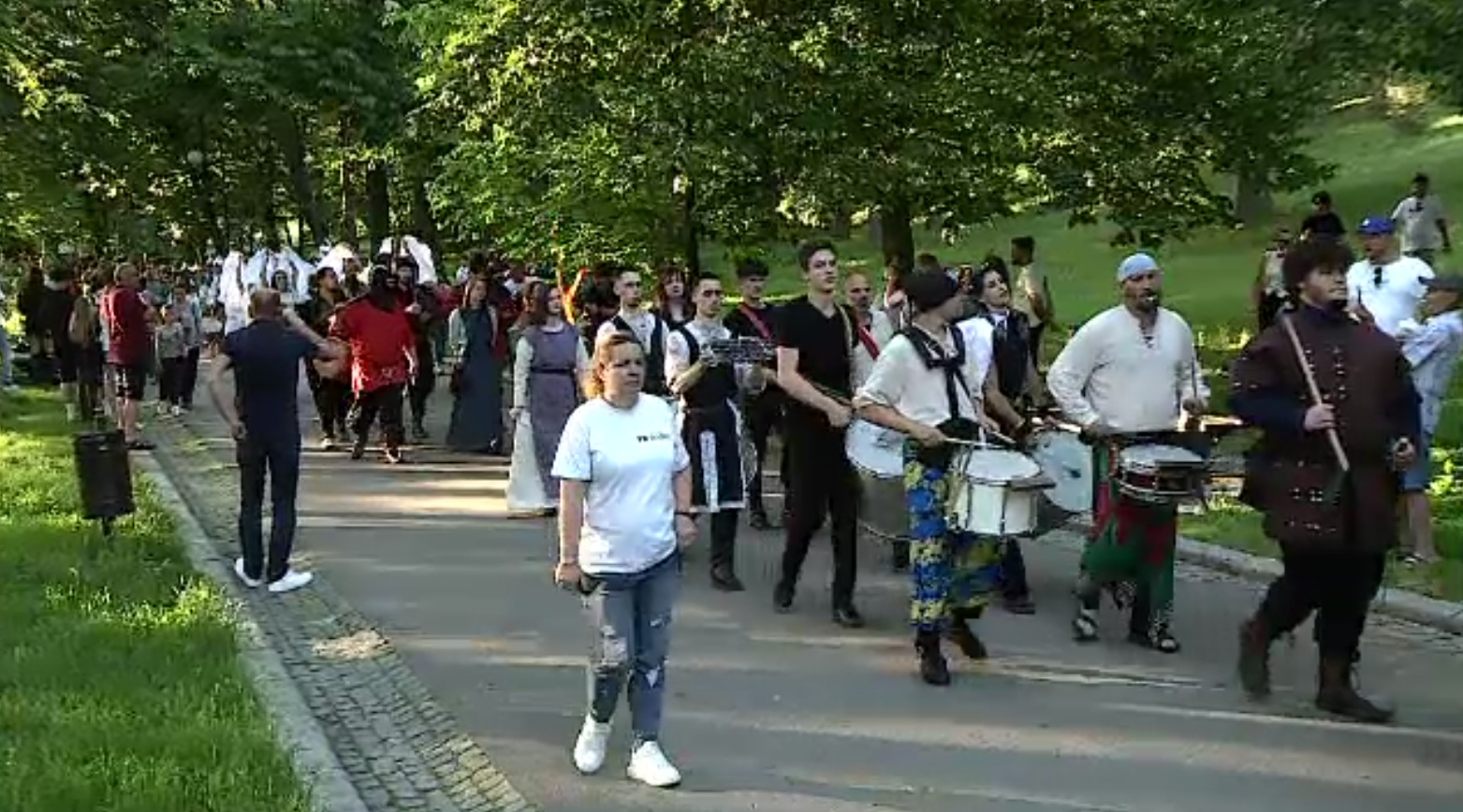 Paradă medievală la Craiova. Peste 100 de actori și voluntari au recreat atmosfera acelor vremuri