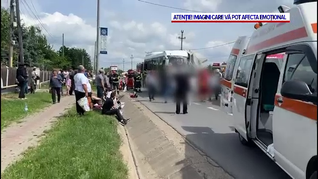 Mărturii de la accidentul în care un camion a lovit un autocar, în Iași. Oamenii țipau de durere. ”Era o mână aici, în șanț”