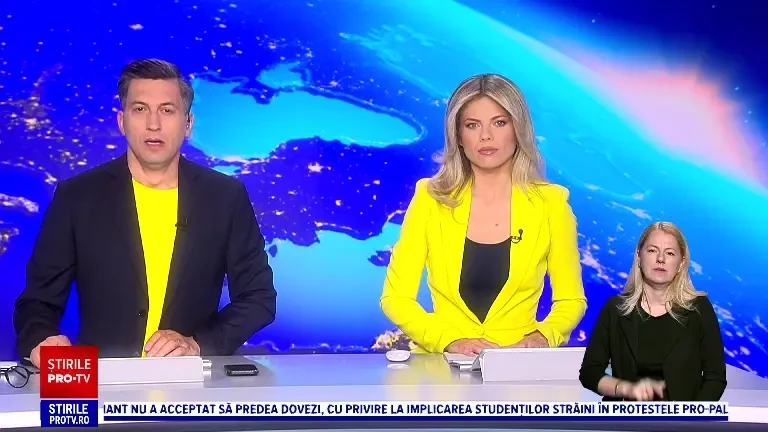 Imagini șocante cu impactul violent dintre două mașini, în Iași. Unde a ajuns autoturismul lovit