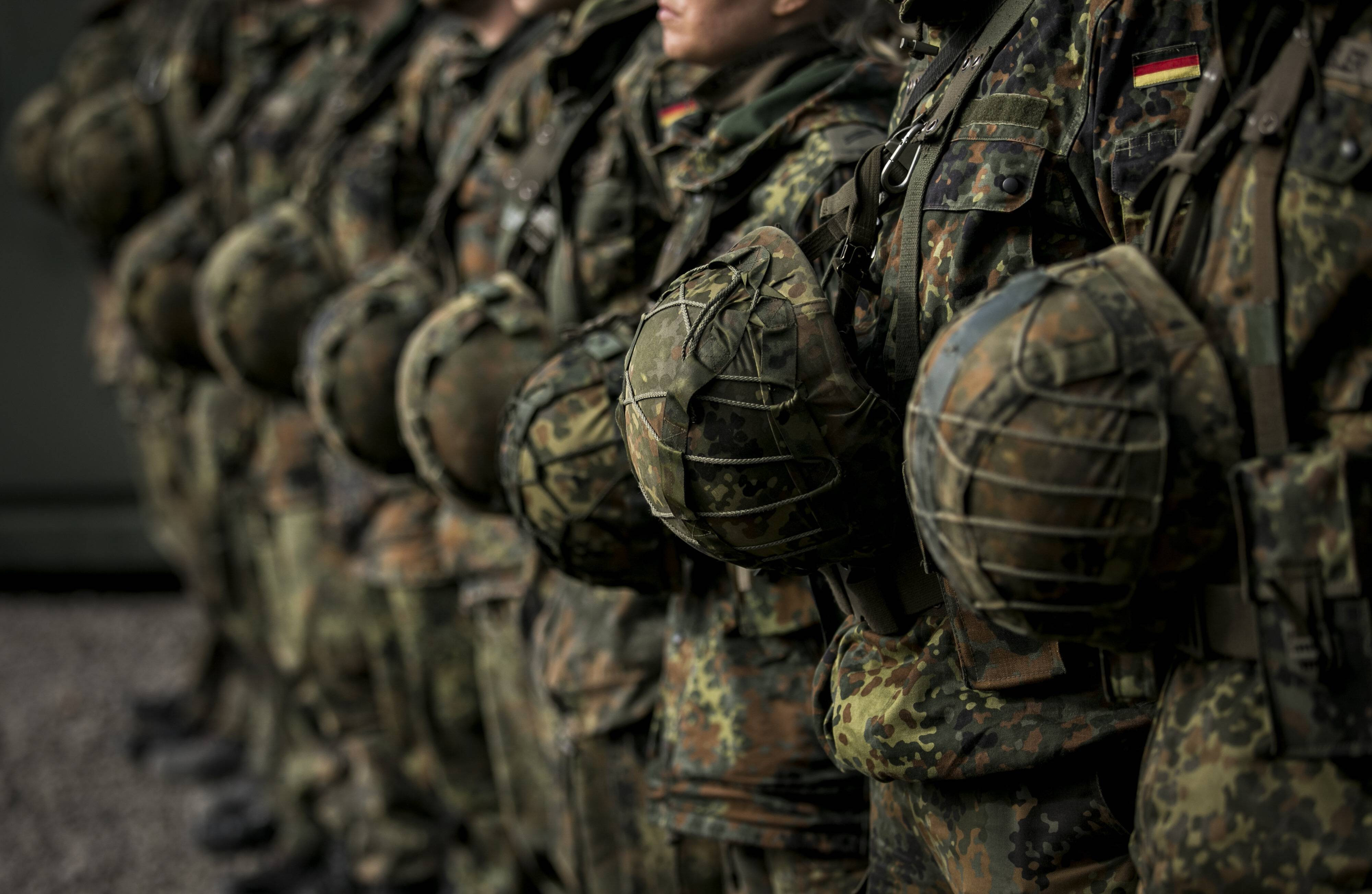 Germania angajează de urgență 11.000 de soldați profesioniști. Bundeswehr se pregătește de război