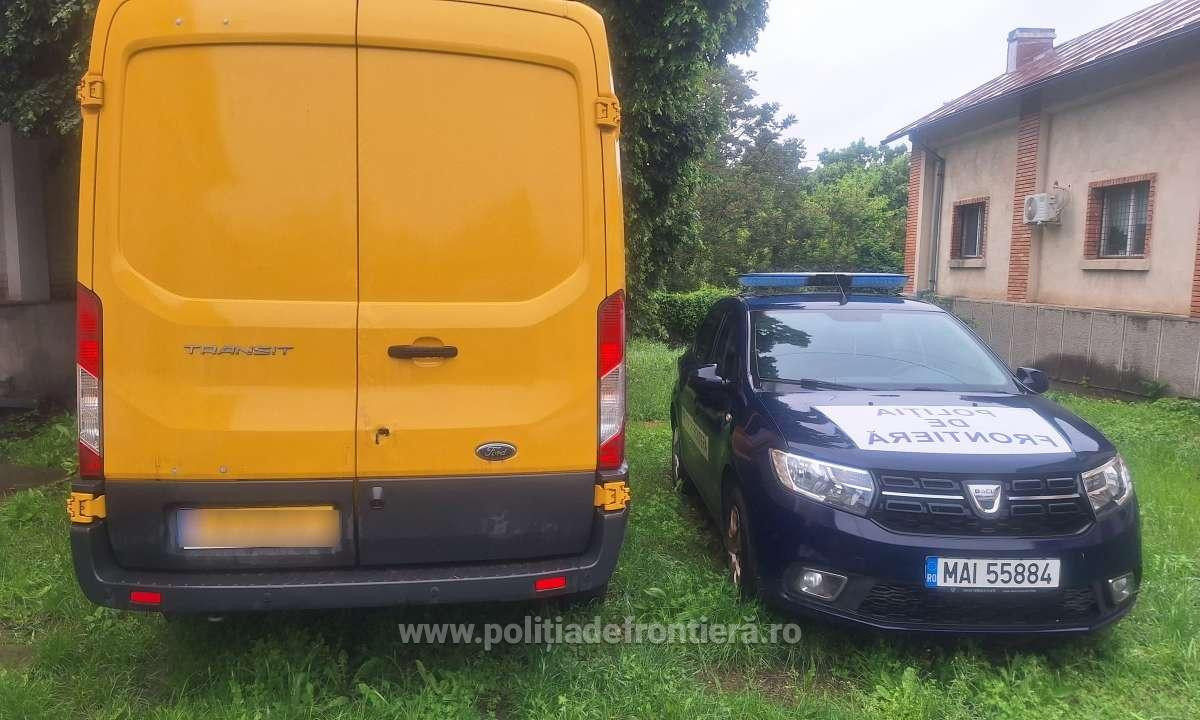 Un șofer a rămas fără autoutilitara pe care o conducea după un control al polițiștilor din Iași. Ce au descoperit. FOTO