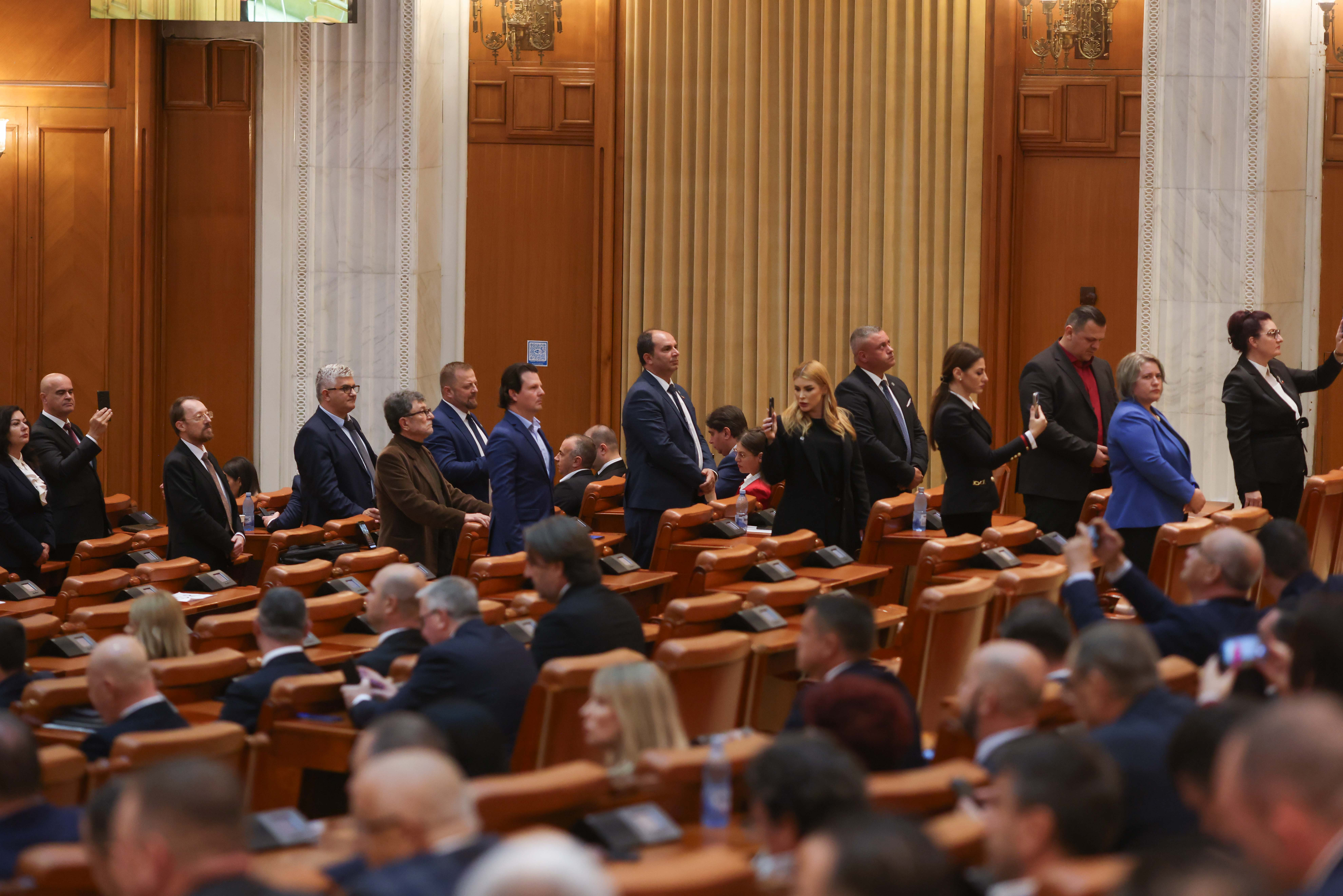 Miniştrii propuşi în guvernul Bolojan, audiaţi în comisiile din Parlament. Când va fi votul de învestitură în plenul comun