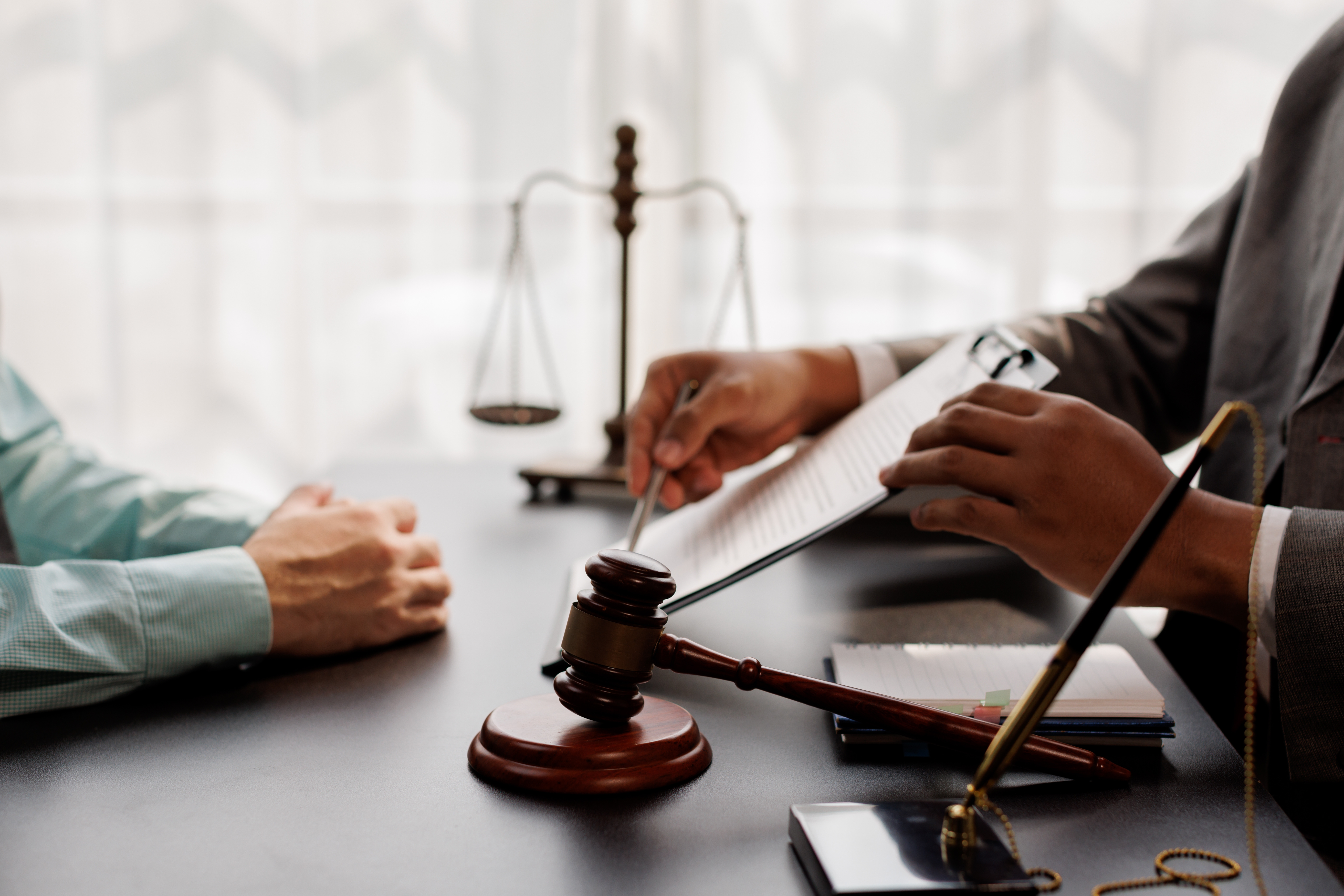 Proiect împotriva fascismului și rasismului: Pedepse de până la 10 ani de închisoare. Niciun cuvânt despre comunism