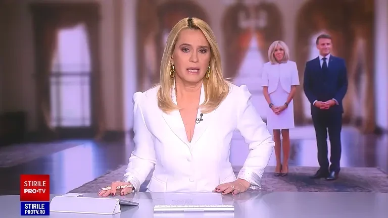 Palatul Élysée dezminte că Brigitte Macron l-a pălmuit pe Emmanuel Macron la coborârea din avion în Hanoi. FOTO & VIDEO