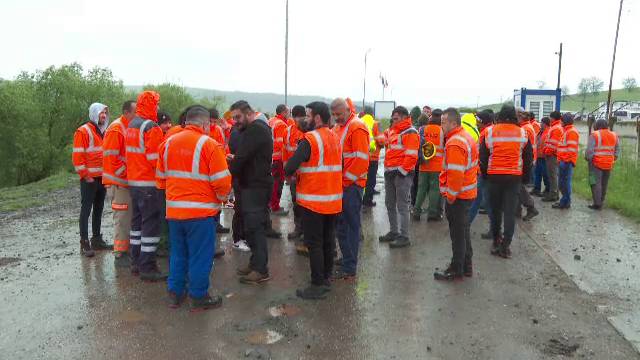 Cel mai mare proiect feroviar din România, blocat din lipsă de bani. Muncitorii nu și-au primit salariile de două luni