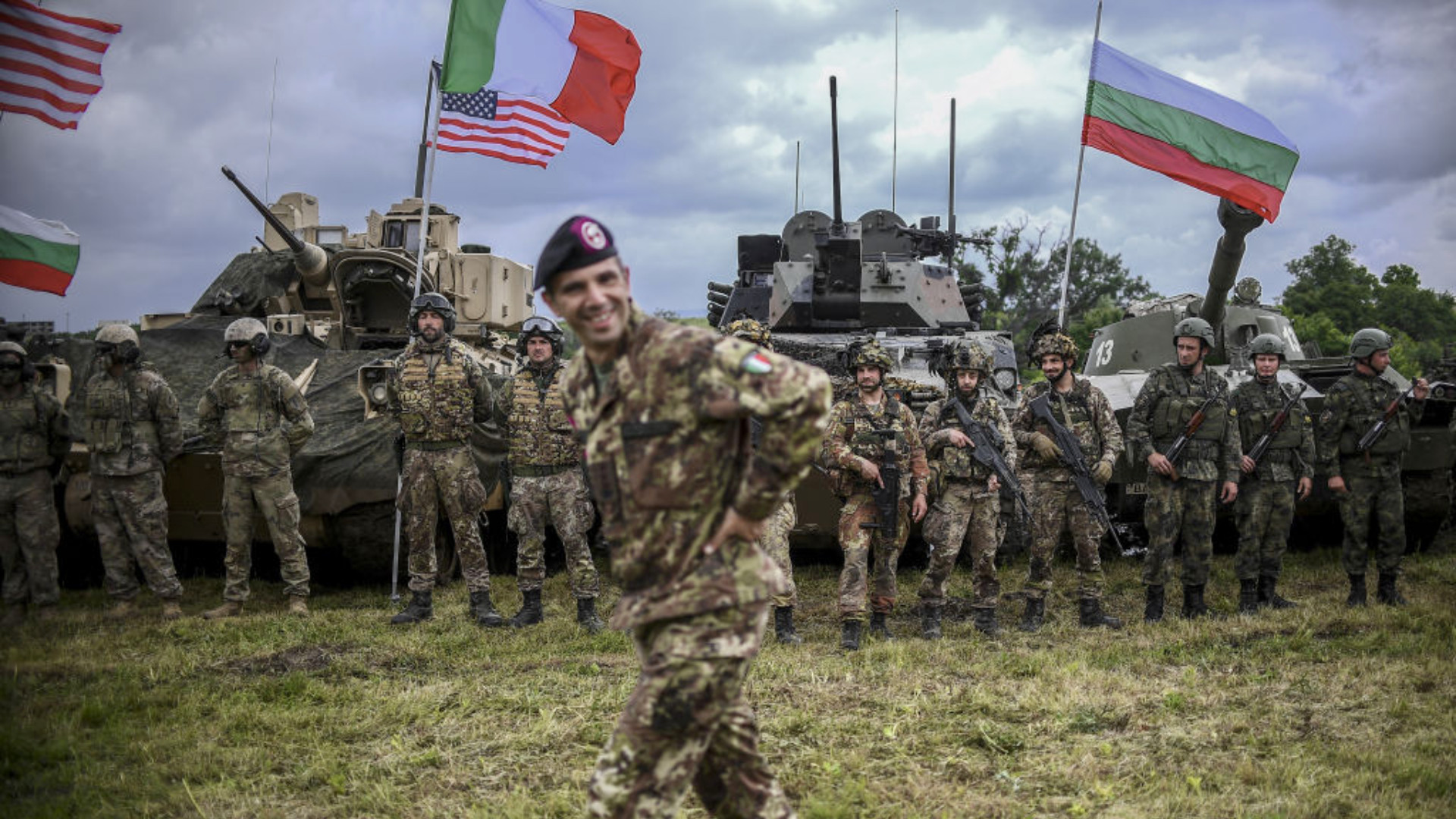 UE a aprobat programul de înarmare de 150 miliarde de euro pentru statele membre și partenere. Ce prevede schema de împrumut