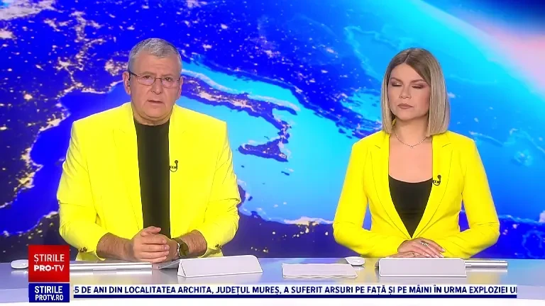 Vremea rea a provocat stricăciuni și în București. Un copac s-a prăbușit peste o mașină aflată în mers