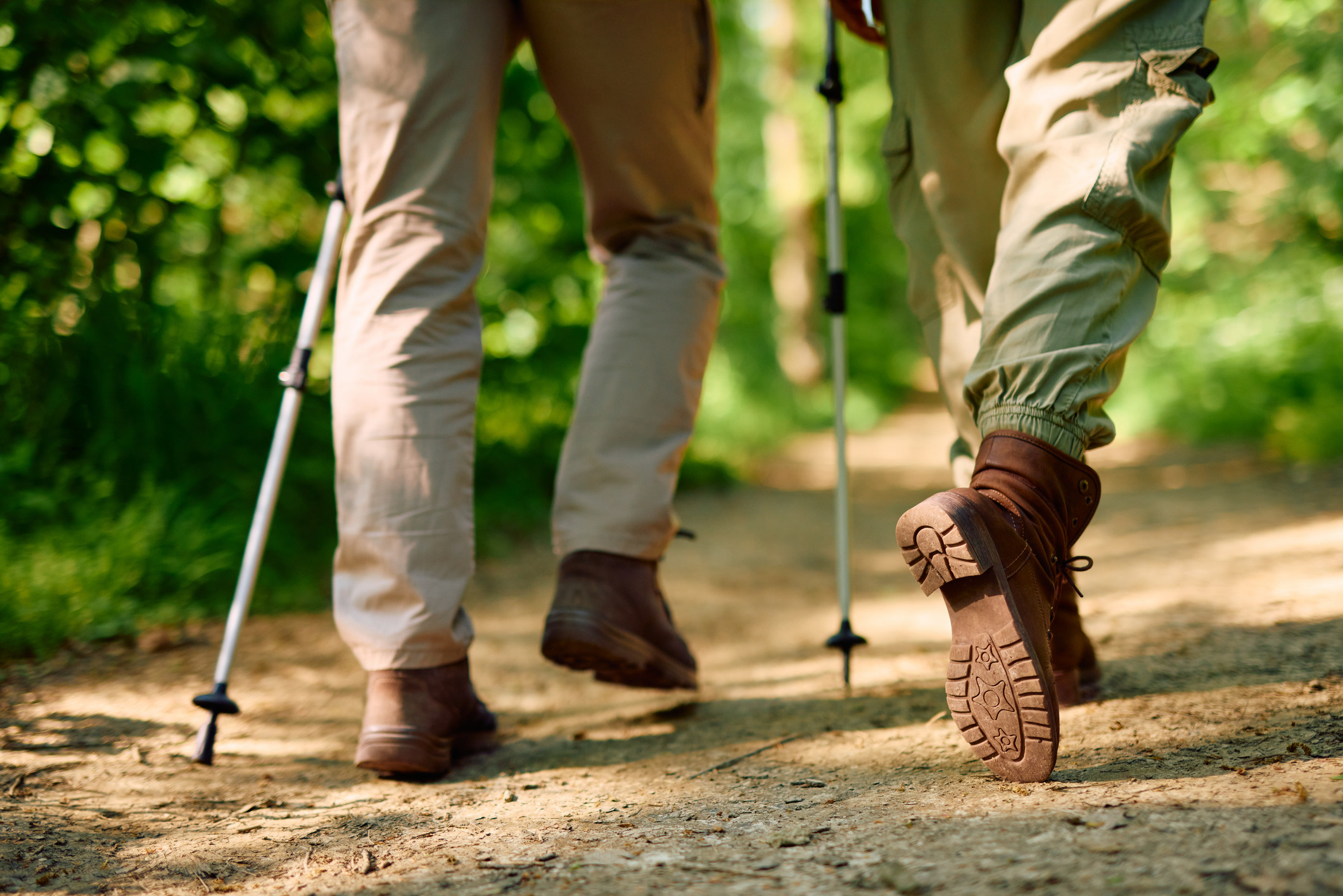 Doi bărbați rătăciți pe munte au sunat la poliție să anunțe că prietenul lor a murit. Descoperirea șocantă