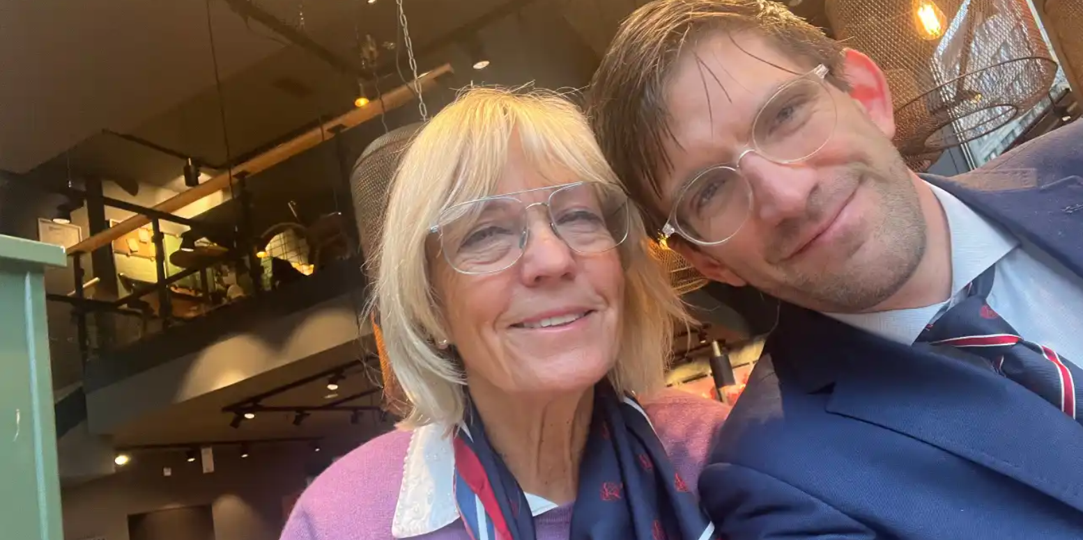 O femeie credea că a luat avionul spre Berlin, pentru a-și vedea fiul. La aterizare a avut un șoc. „Nu-mi venea să cred”