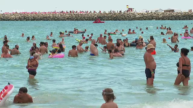 Litoralul românesc, mai scump. Cât plătim în plus vara aceasta pentru o noapte de cazare la mare