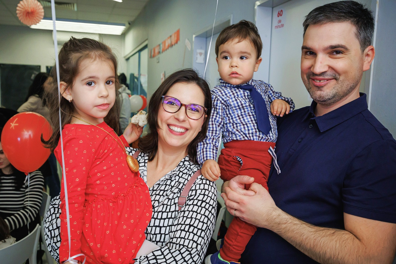 (P) Povestea unui nou-născut salvat prin terapie cu celule stem, în Maternitatea Regina Maria Băneasa