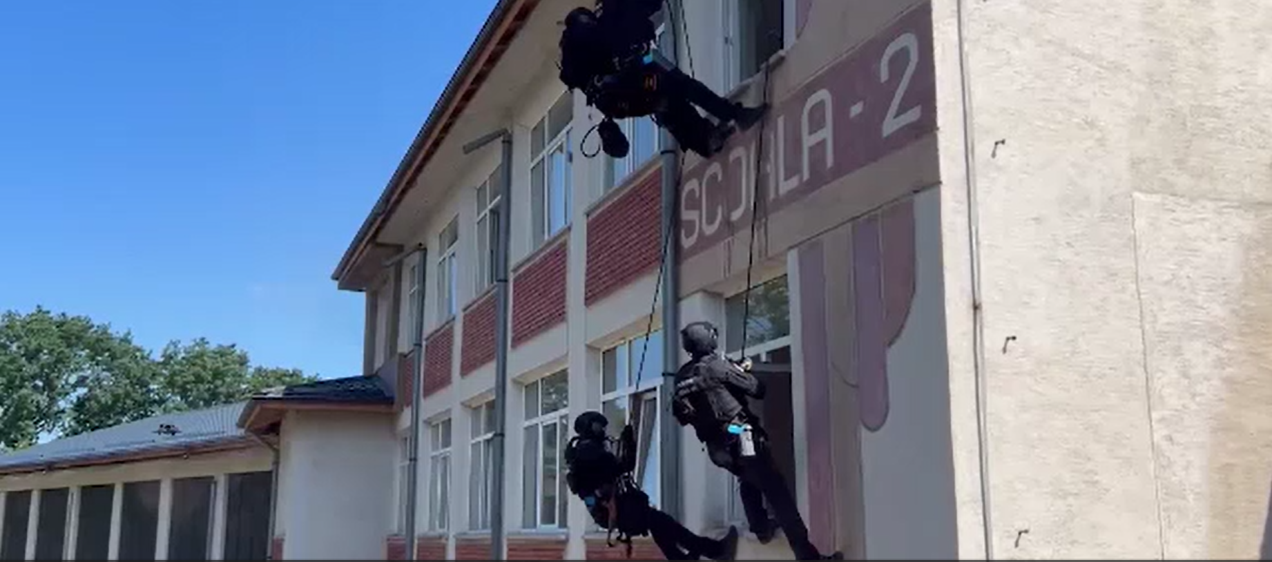 Exercițiul „Blue Guardians 2025” la Botoșani. Mai mulți luptători ai unor structuri speciale au simulat luarea de ostatici