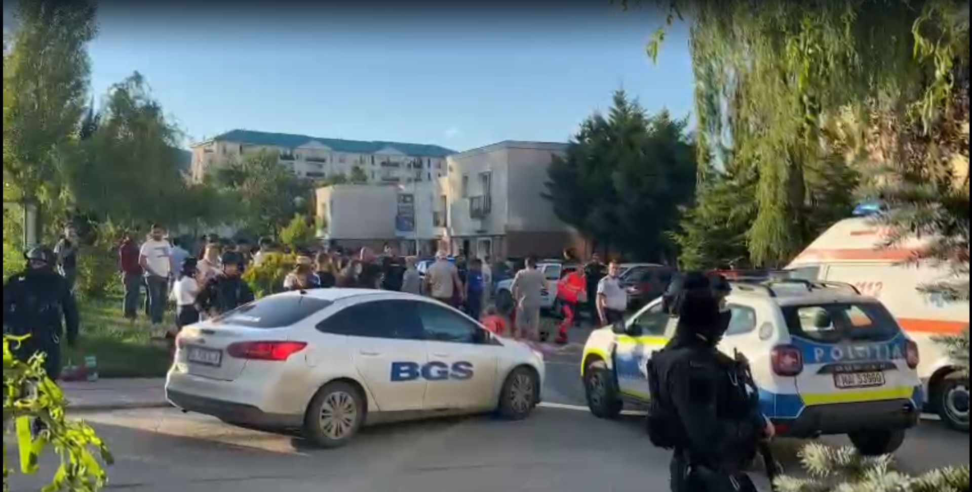 Incident șocant în cartierul Cosmopolis din Ilfov. O tânără împușcată de mai multe ori a murit