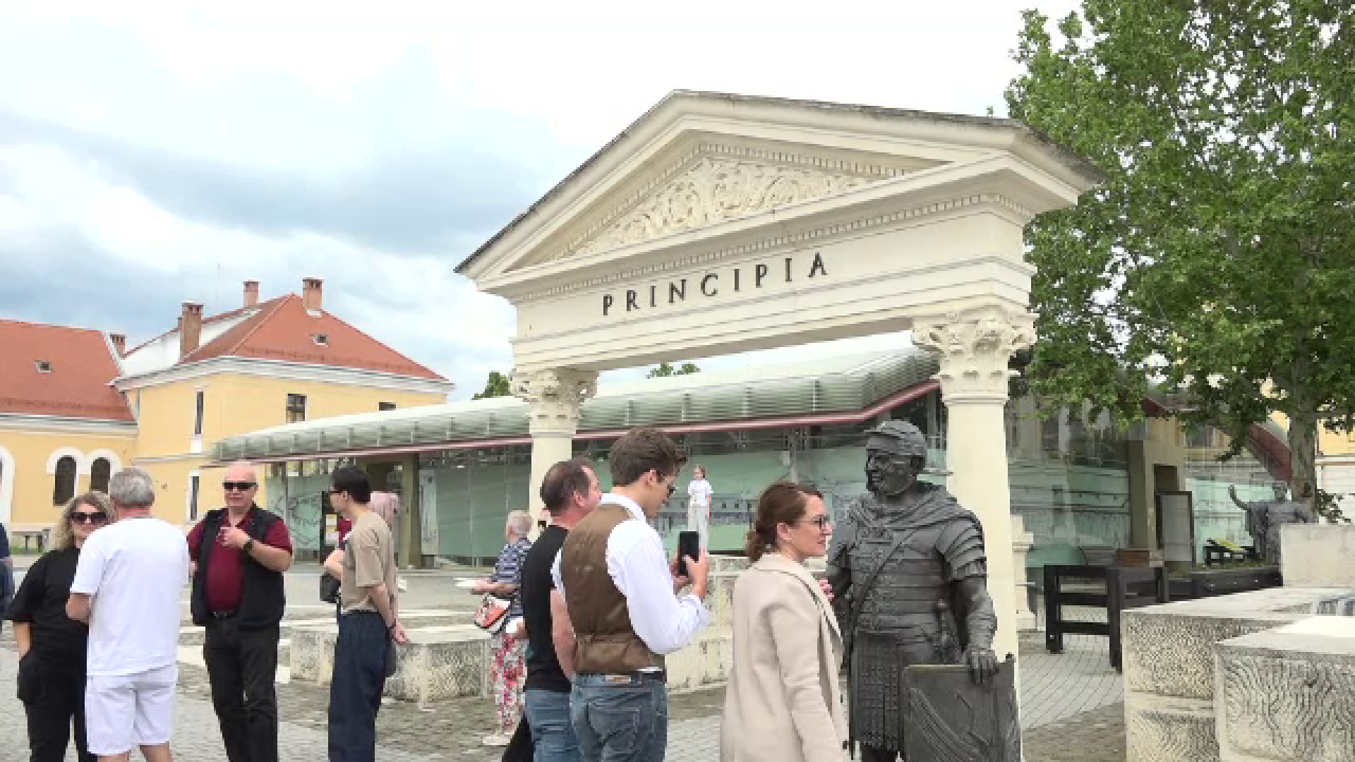 Muzeul din inima castrului roman Apulum a sărbătorit 10 ani de existență. Turiști din peste 70 de i-au trecut pragul