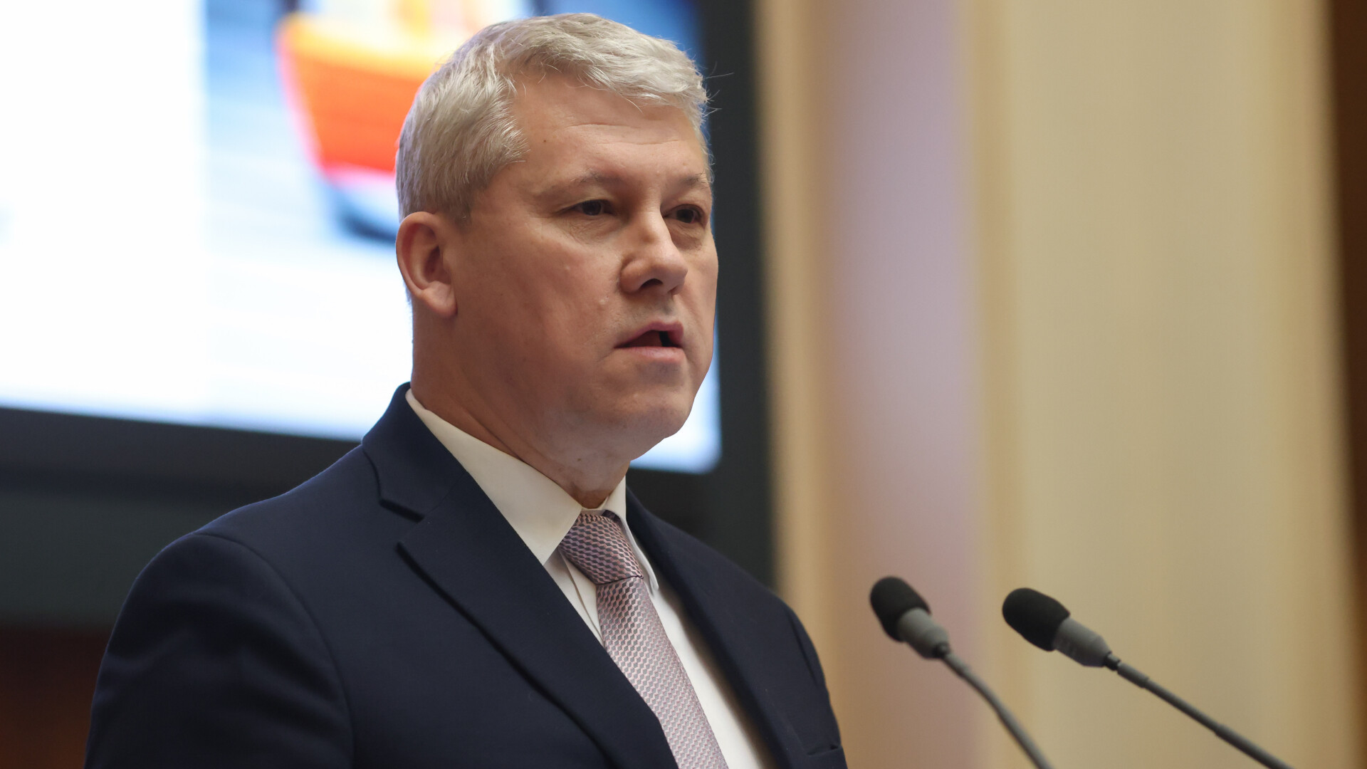 Barometrul vizibilităţii miniştrilor. Pentru prima dată, locul unu nu mai este ocupat de premier, ci de un ministru