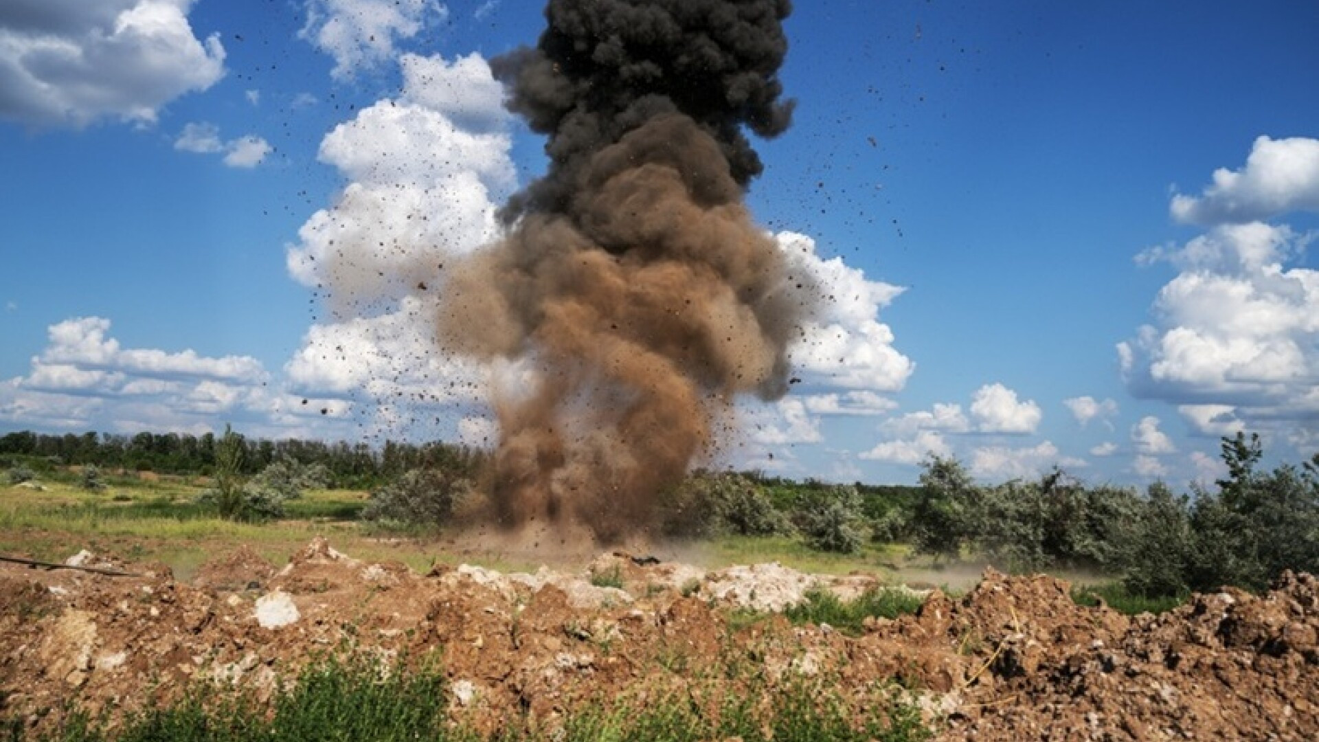 Atac rusesc cu rachetă în Ucraina în urma căruia au survenit 12 morți și 60 de răniți. Moscova a revendicat un sat din Sumî