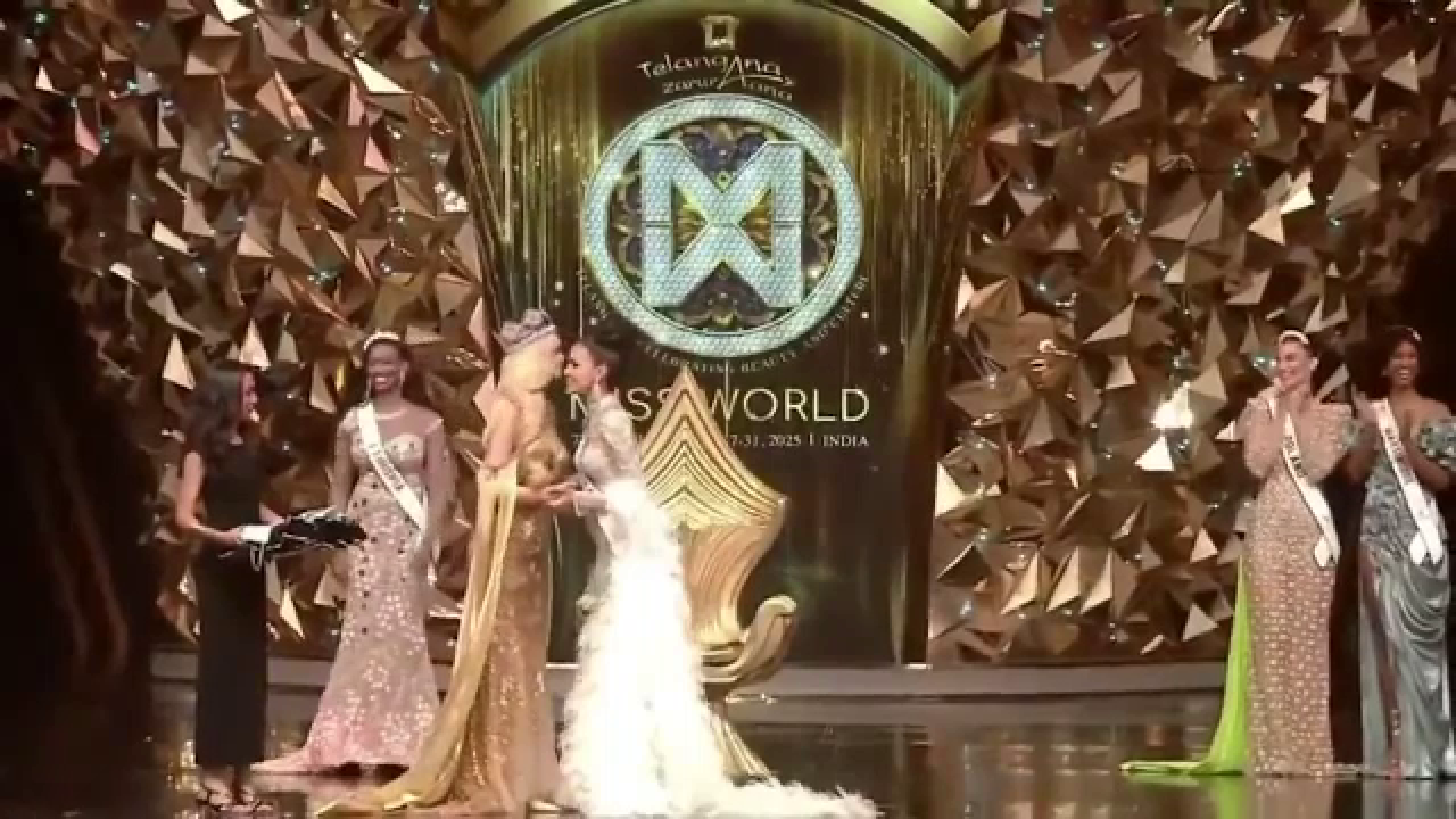 Miss World a fost încoronată în finala din India. O thailandeză de 22 de ani a luat titlul de „regină a frumuseții”