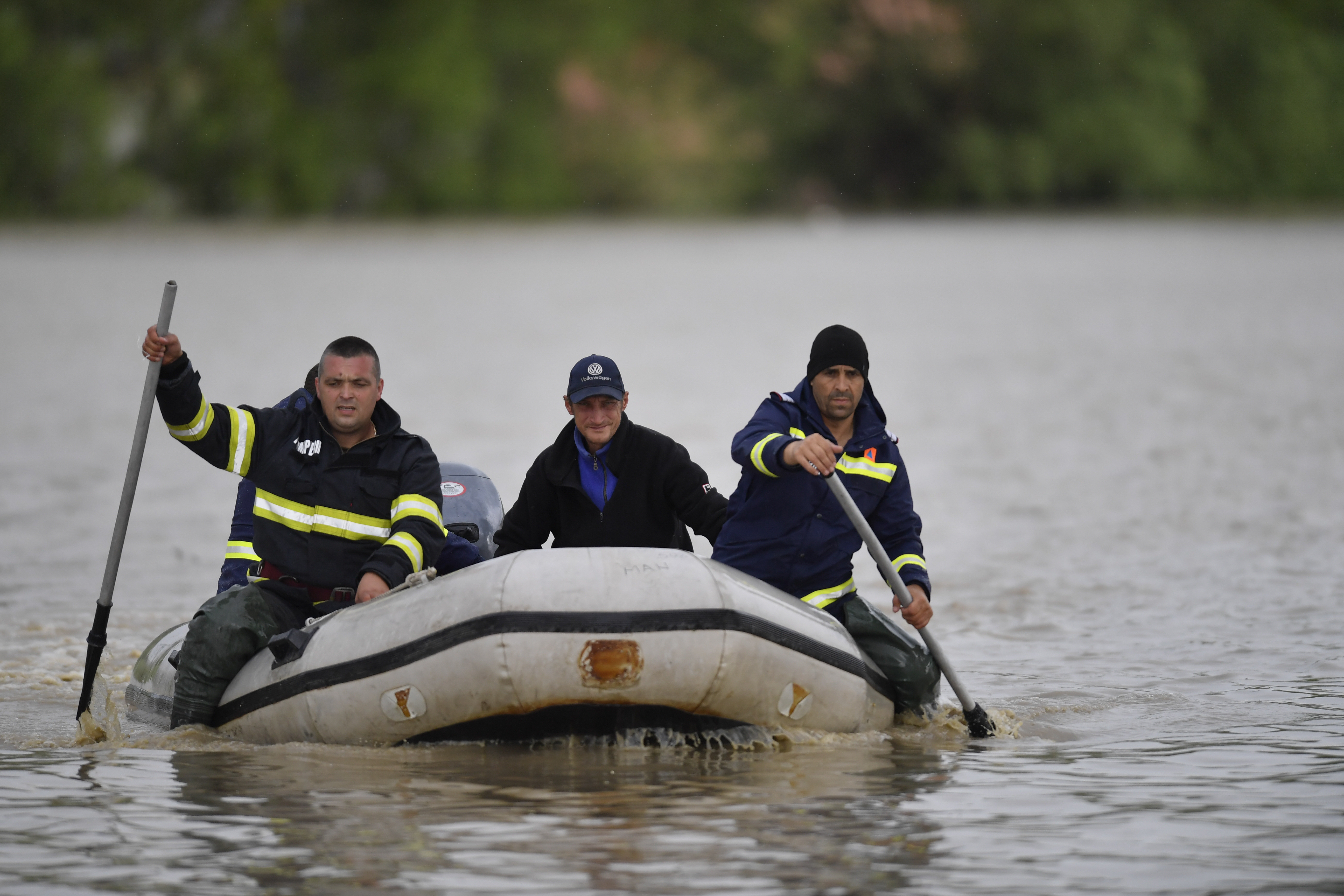 Alertă de inundaţii în mai multe judeţe din ţară. Regiunile pentru care hidrologii au emis un Cod galben | HARTĂ