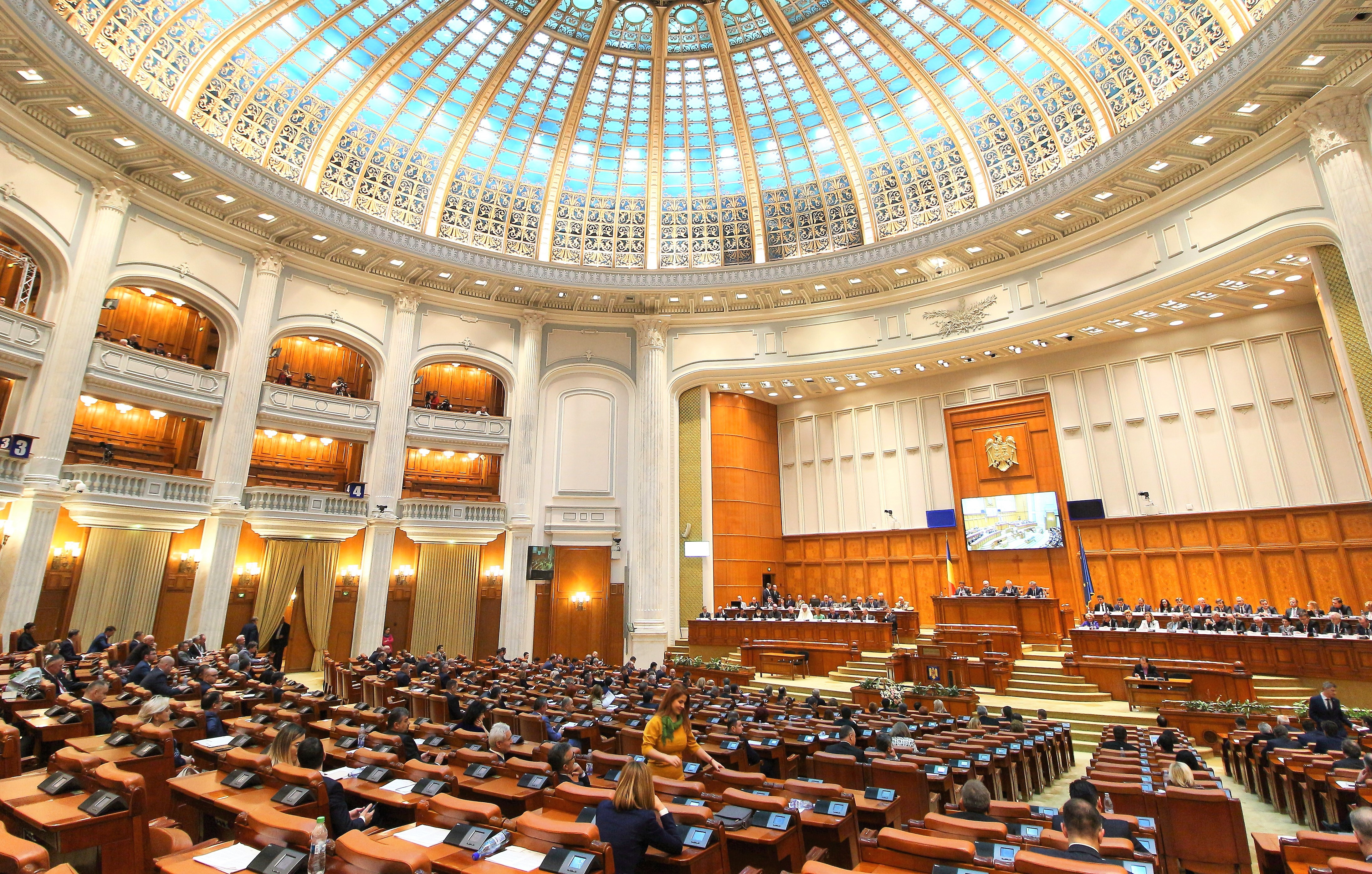 Politicianul în care românii au cea mai mare încredere. Ce arată cel mai recent sondaj