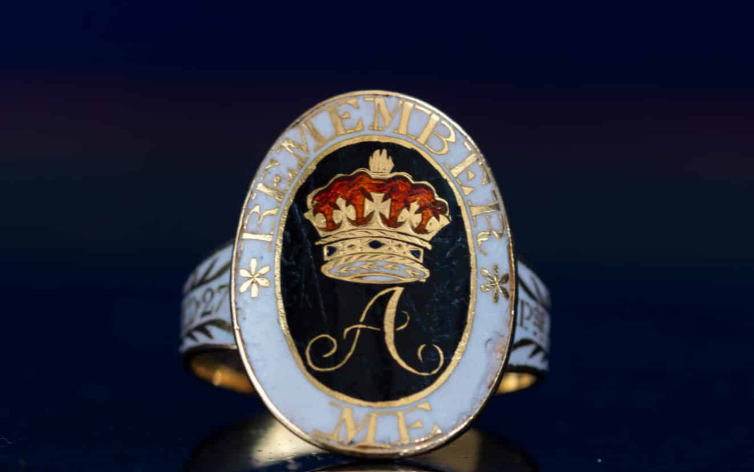 Un bărbat a cumpărat dintr-un second hand un inel vechi cu 18 euro, care s-a dovedit a fi o comoară regală