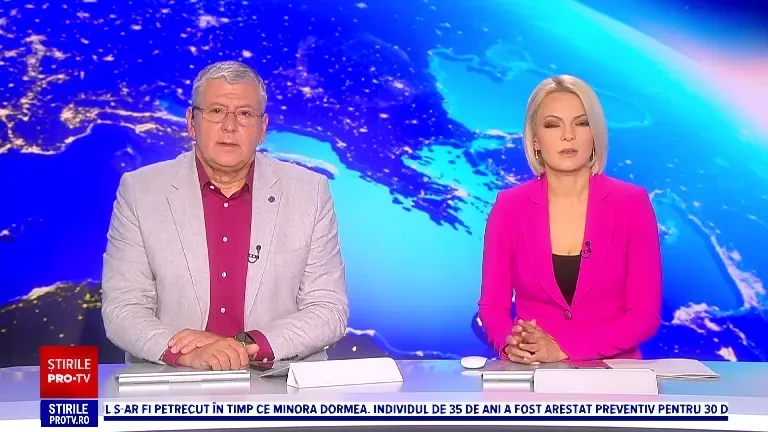 Târg de antichități în București. Pasionații au putut cumpăra mobilier de epocă, bijuterii cu nestemate, candelabre somptuoase și icoane vechi