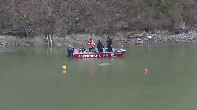 Pompierul înghițit de apele Dunării a fost găsit de vecinii bulgari. Cealaltă victimă, în continuare dispărută